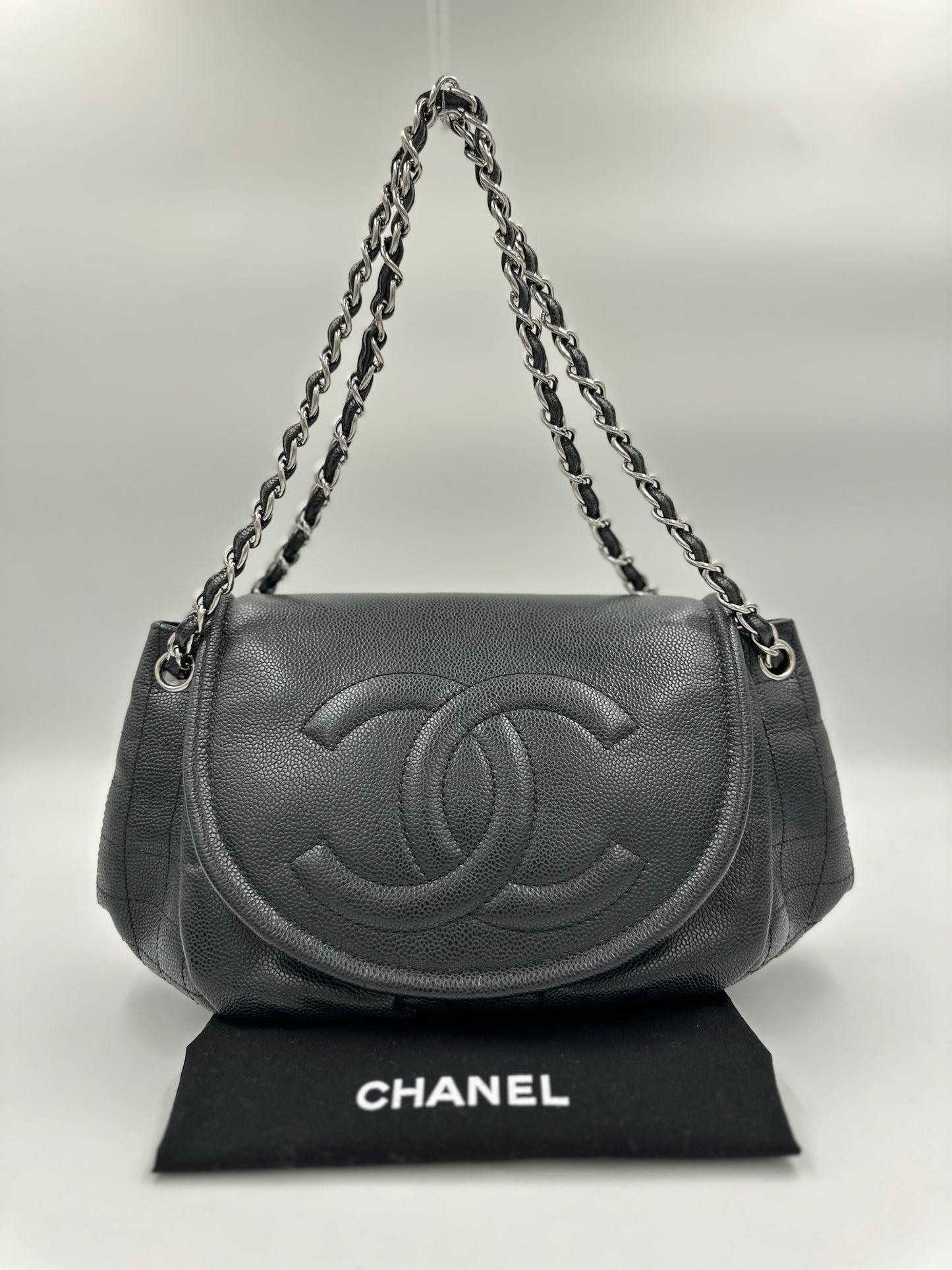 Chanel 半月型雙鏈條荔枝皮  黑銀 / Rank A 24072317