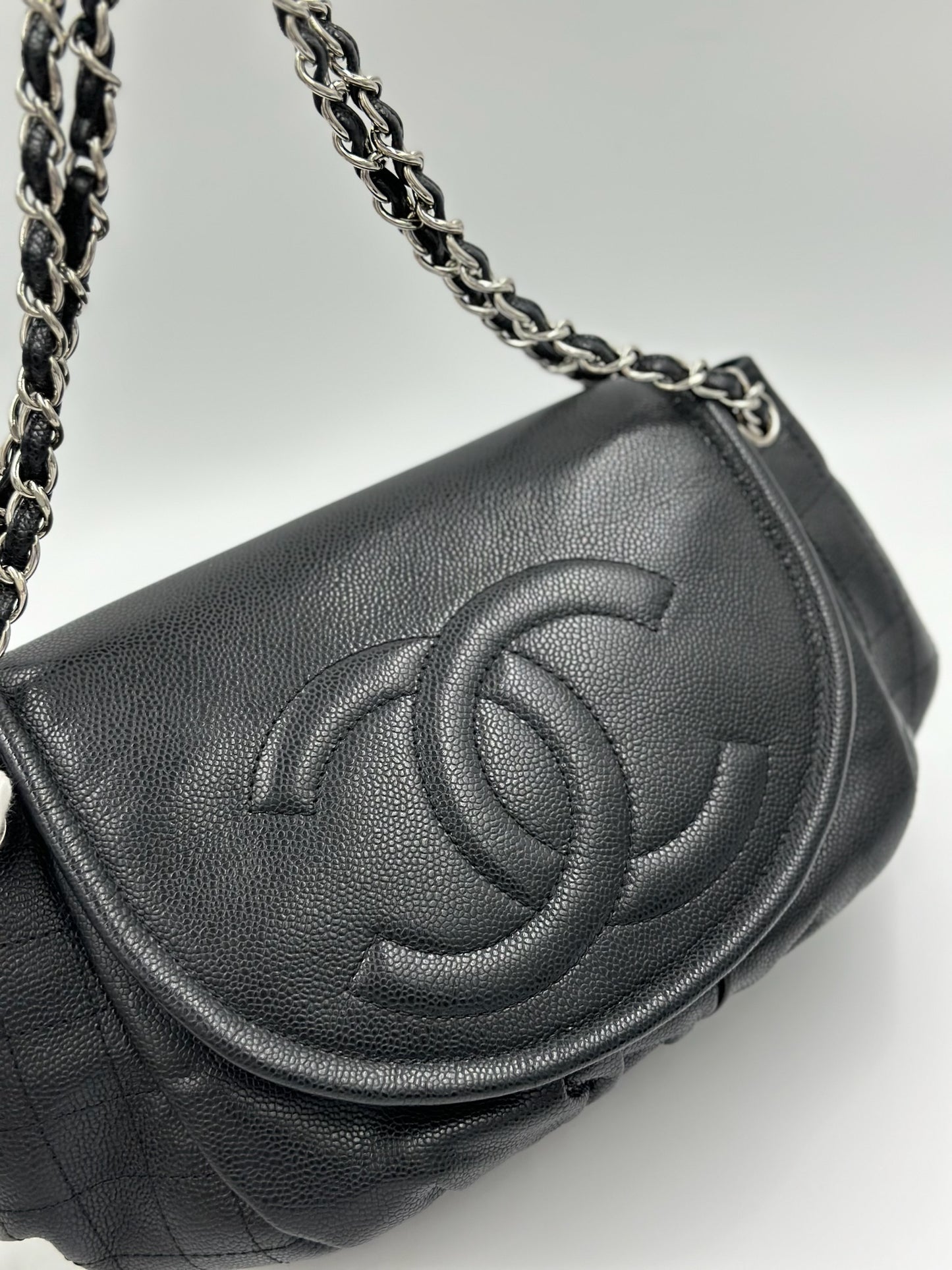 Chanel 半月型雙鏈條荔枝皮  黑銀 / Rank A 24072317