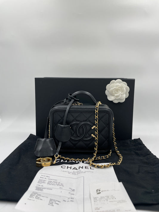 Chanel vantiy case 深藍 / Rank A S240401002