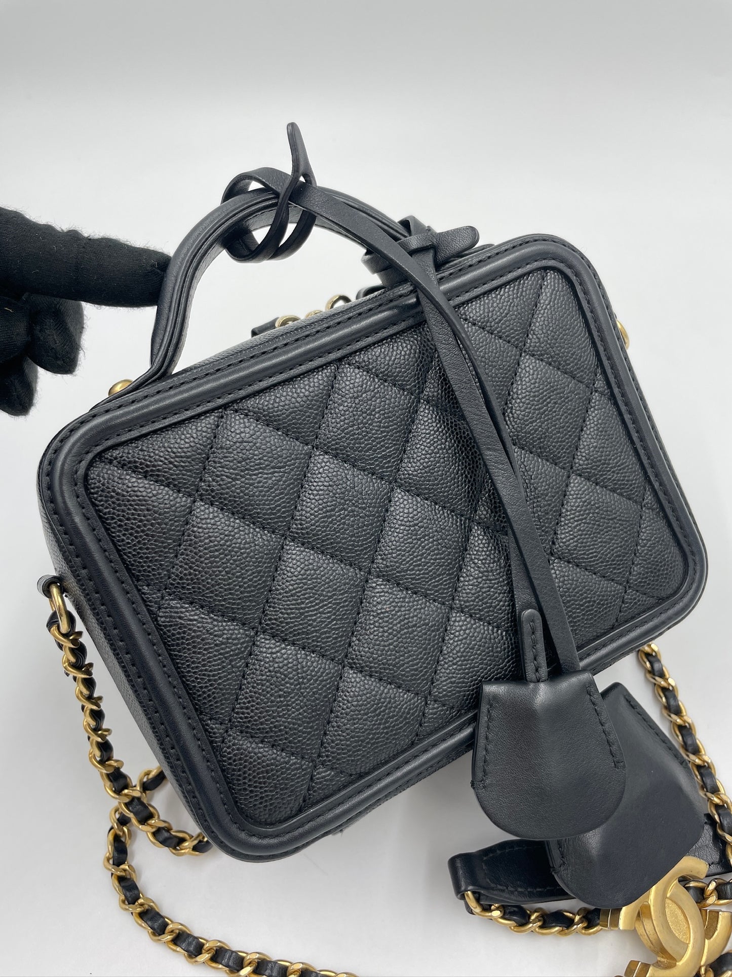 Chanel vantiy case 深藍 / Rank A S240401002