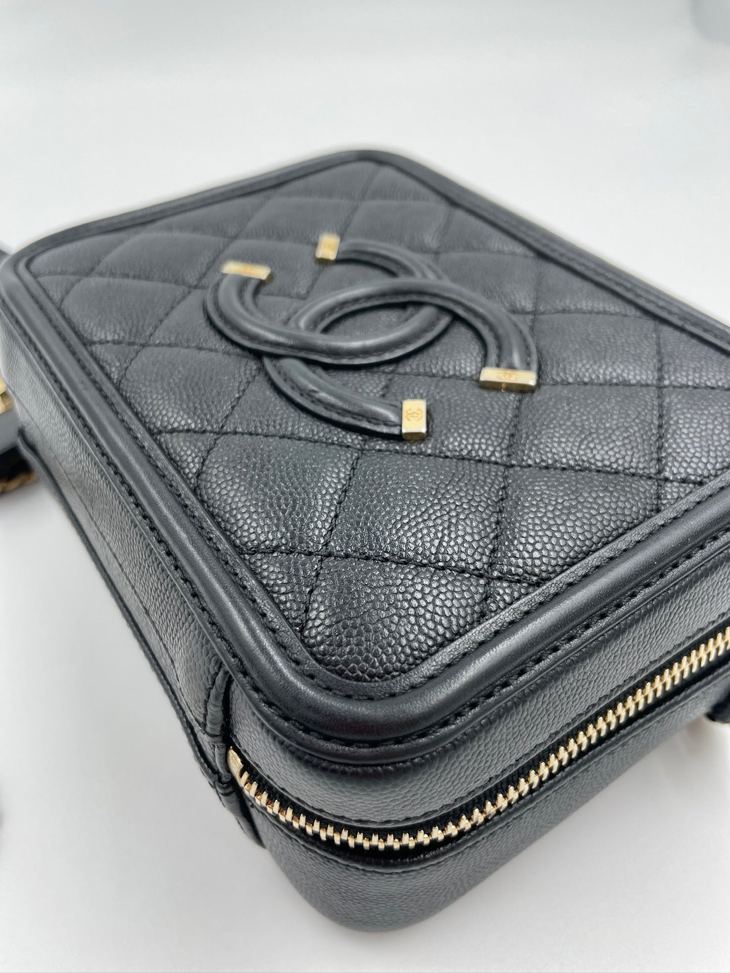 Chanel vantiy case 深藍 / Rank A S240401002