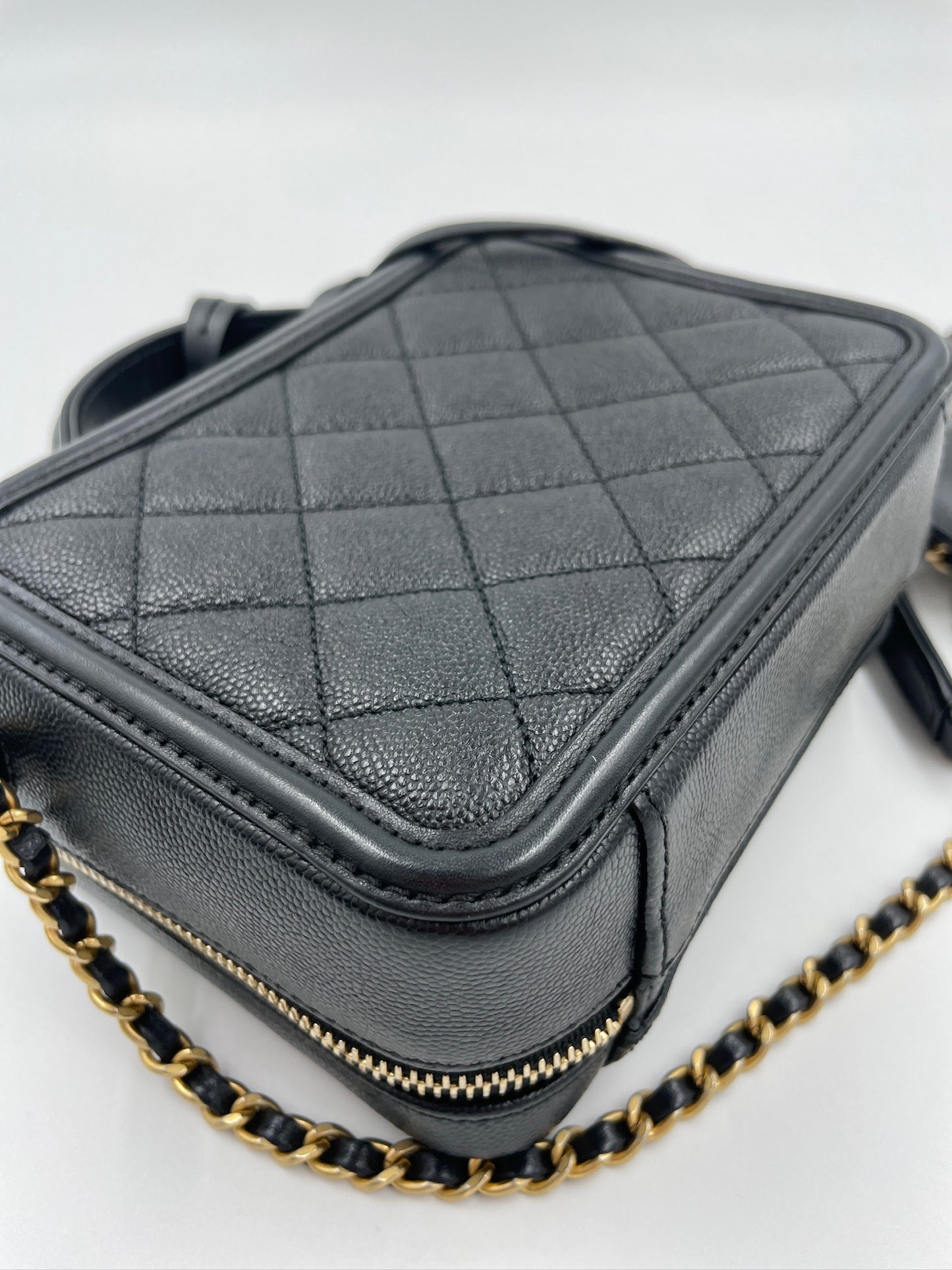 Chanel vantiy case 深藍 / Rank A S240401002