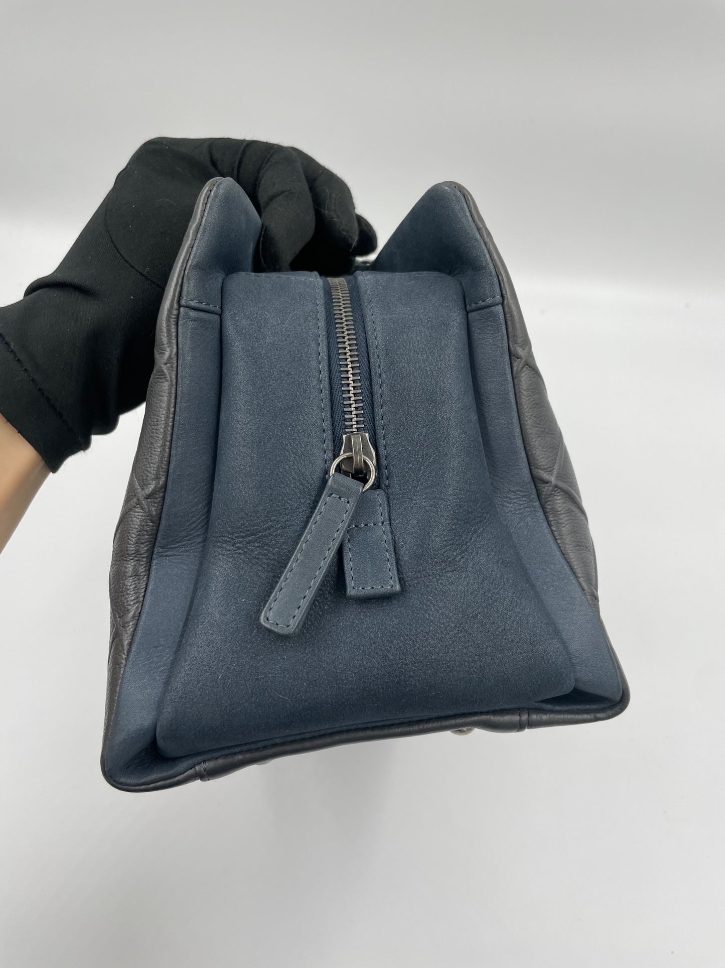 Chanel 牛皮黑銀托特包/Rank SA