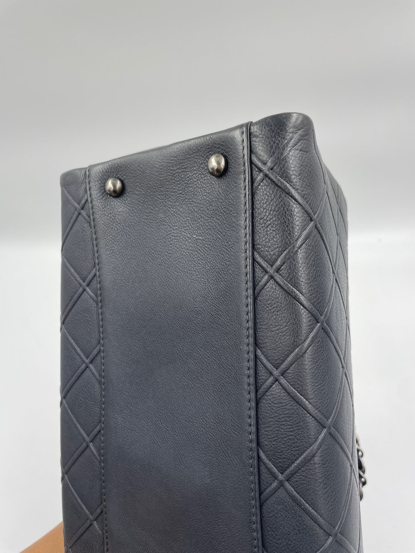 Chanel 牛皮黑銀托特包/Rank SA