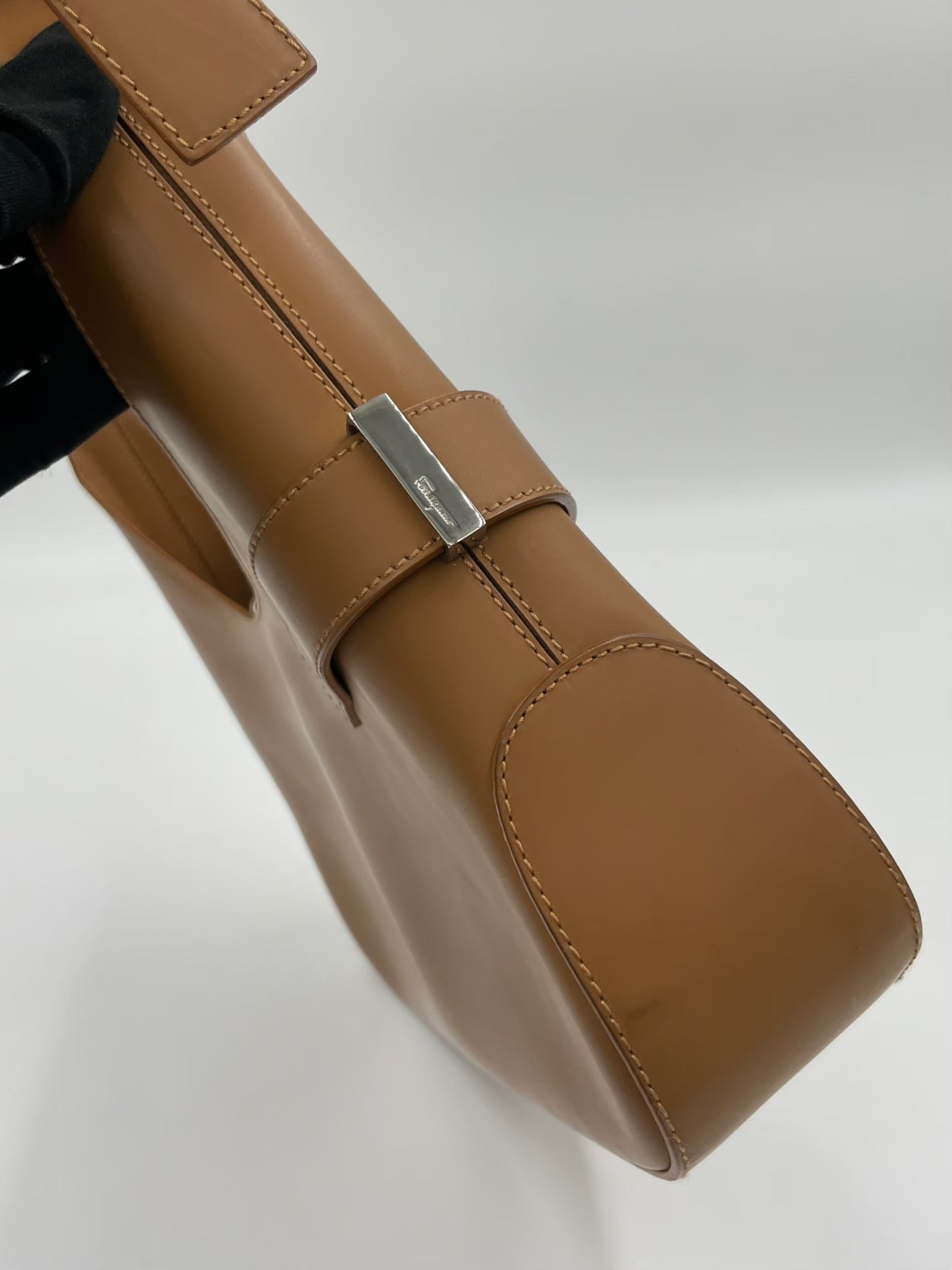 Ferragamo Hobo / Rank SA