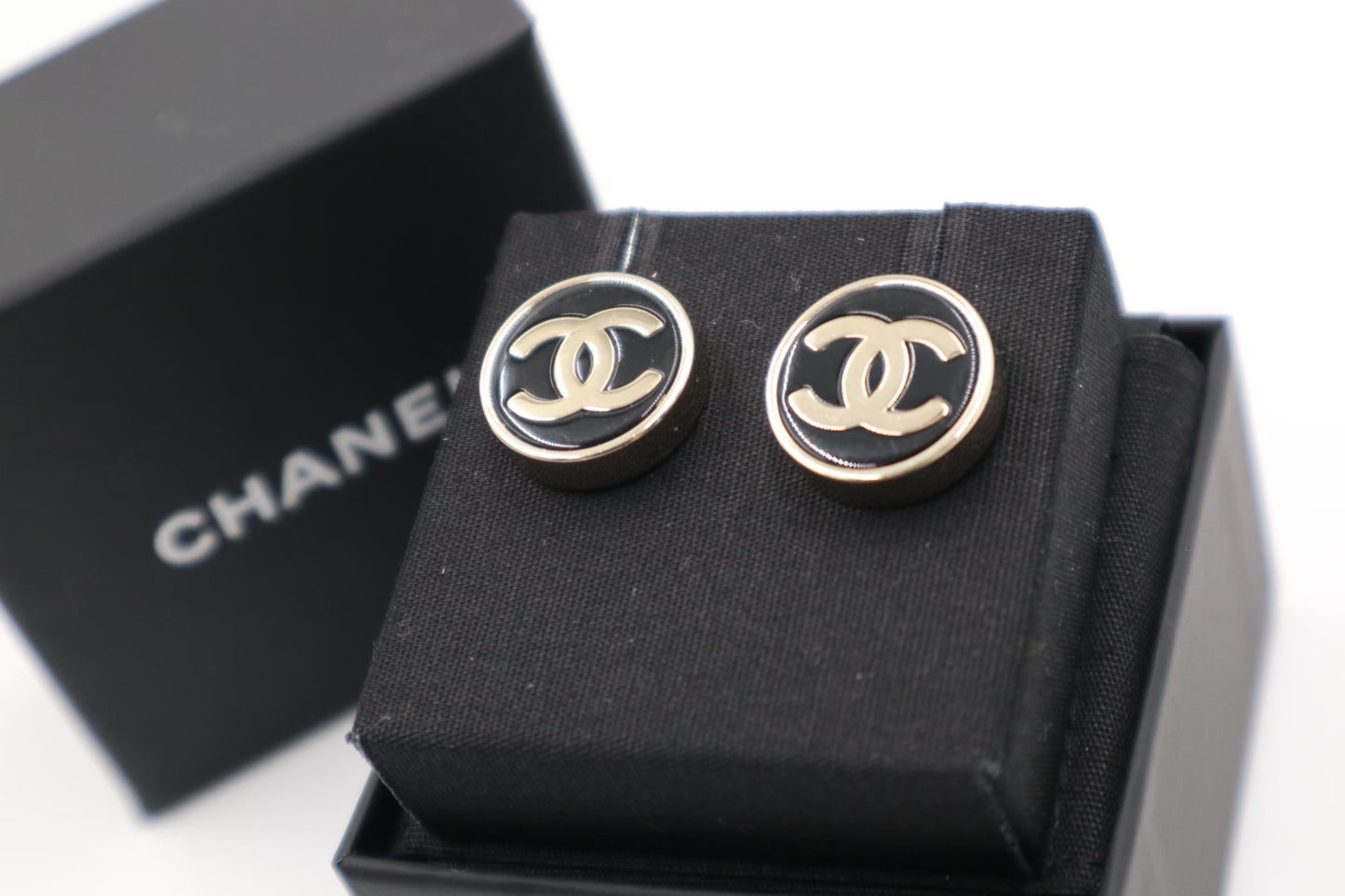 Chanel Earrings / Rank SA 25041102